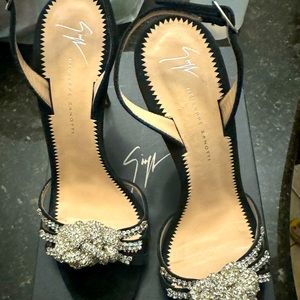 Giuseppe Zanetti black suede sandals- like new